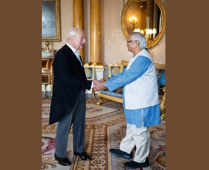 প্রধান উপদেষ্টার সঙ্গে ব্রিটেনের রাজা তৃতীয় চার্লসের সাক্ষাৎ