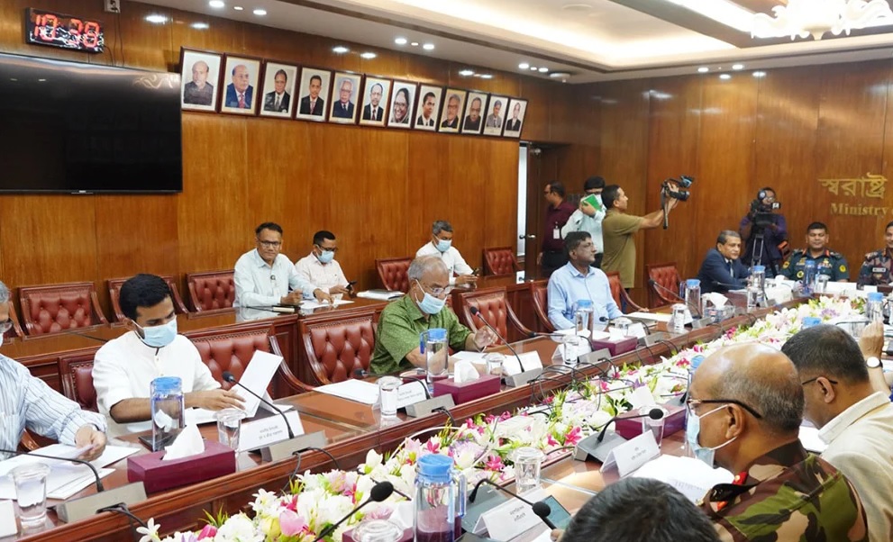 আইনশৃঙ্খলা পরিস্থিতি সন্তোষজনক, আগের তুলনায় আরও সক্রিয় ও মানবিক আচরণ করছে পুলিশ: স্বরাষ্ট্র উপদেষ্টা