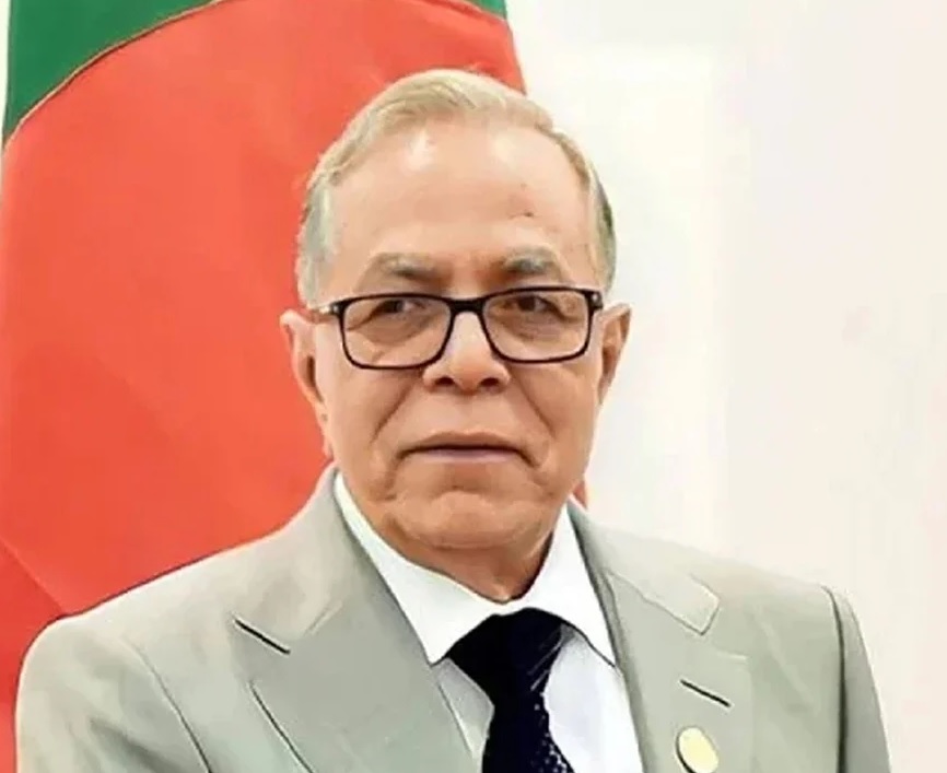দায়িত্বে অবহেলা: আবদুল হামিদের দেশত্যাগে তিন পুলিশ বরখাস্ত